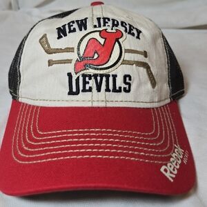 NWT New Jersey Devils Snapback Meshback Black/White Trucker One Size Hat Cap